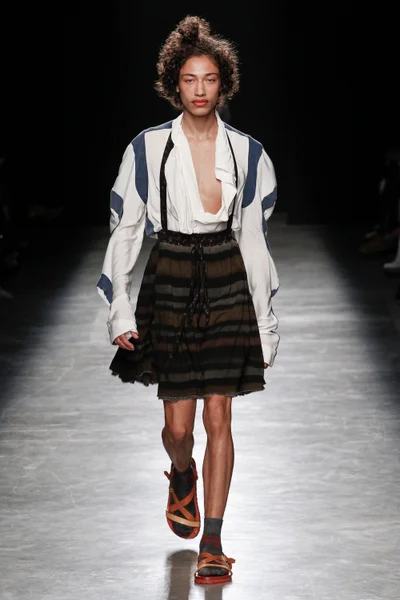 Look 14
